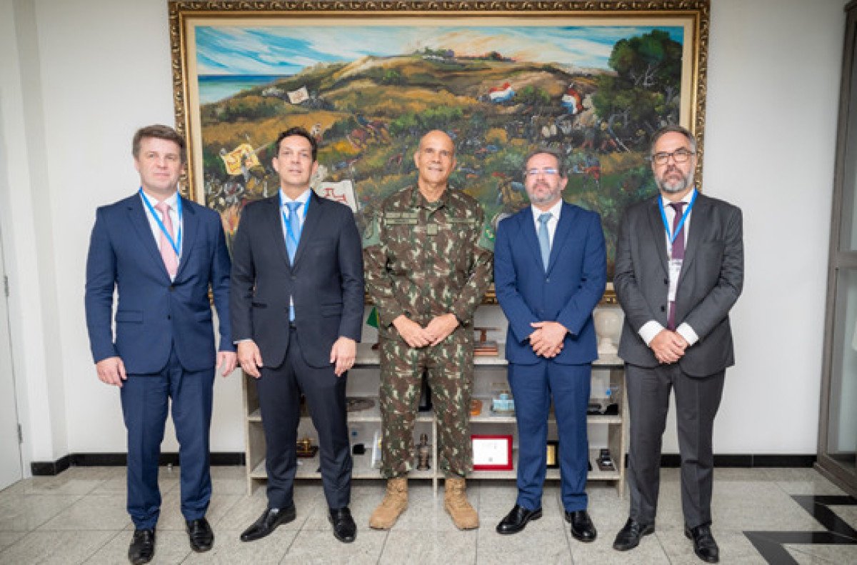 tce pe visita execito