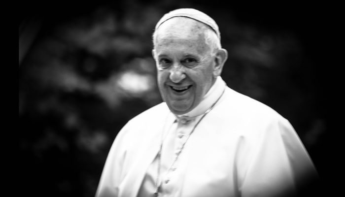 papa_sorrindo_pretoebranco_marcelamcgreal_flickr